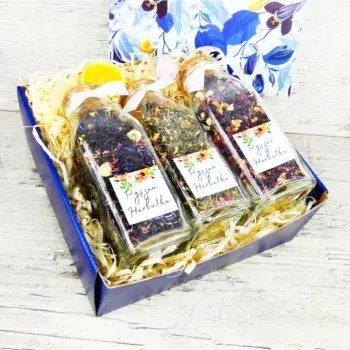 Kosz prezentowy Herbaciane Buteleczki