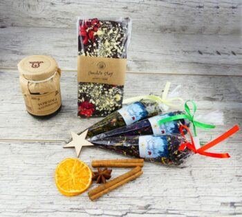 Kosz prezentowy MAŁA SZKATUŁKA z łakociami - obrazek 3