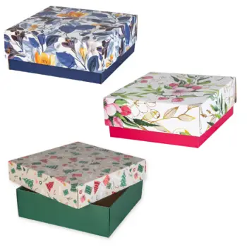 Kartonowe pudełko na prezent z wzorzystym wieczkiem